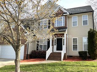 1117 Oakdale Woods Dr, Charlotte, NC 28216