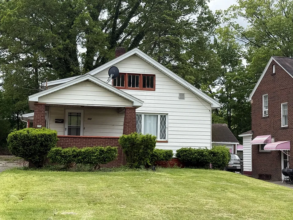 933 Winona Dr