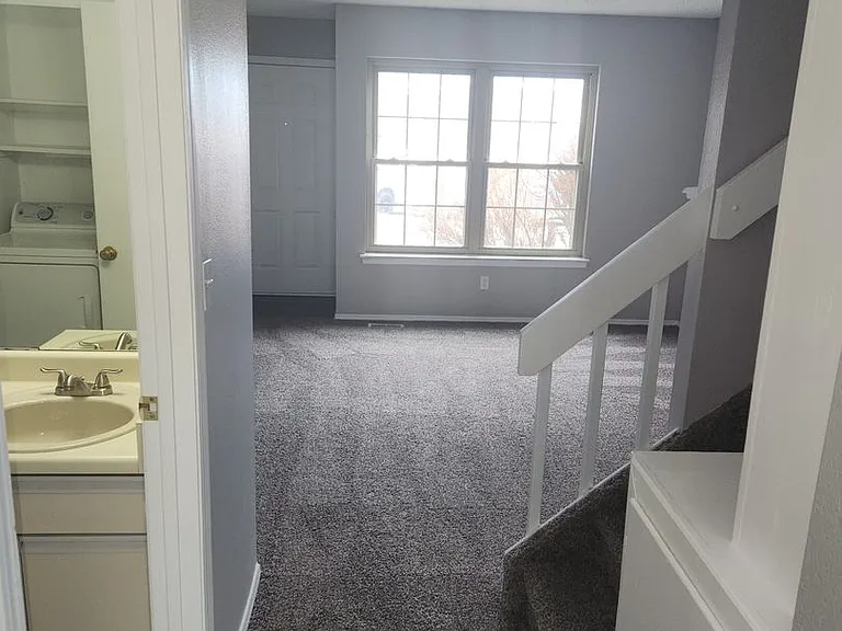 8069 Lexington Park Dr — Photo 13