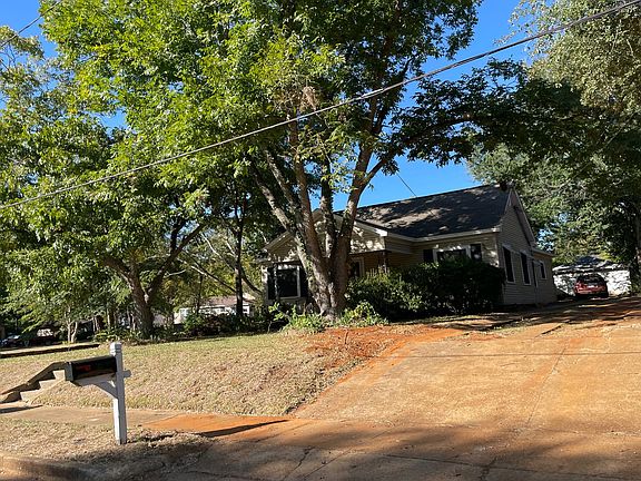 2nd image of 611 S Bowie St