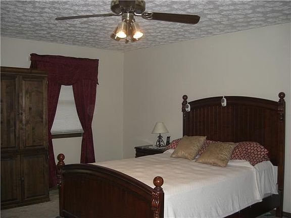 3rd image of 3055 Tecumseh Dr