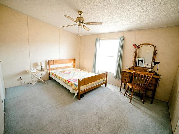 4th image of 10211 S Country Dr