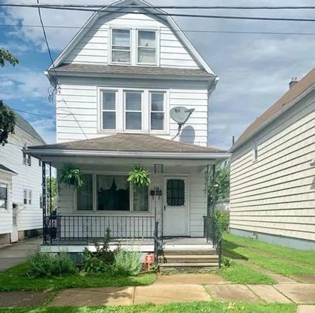 241 Frederick St photo 1