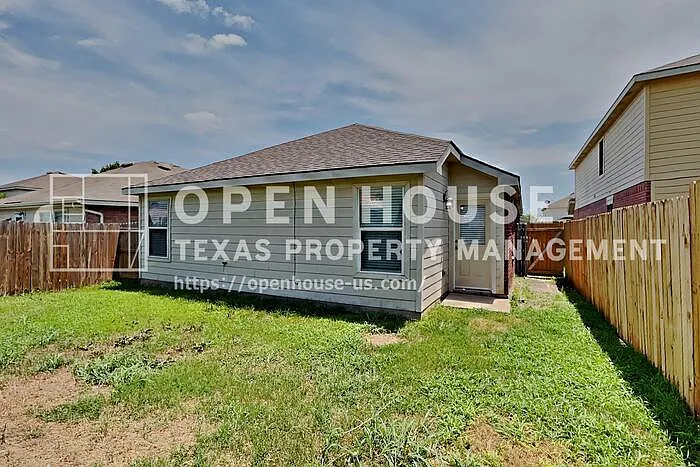 4884 Waterford Dr — Photo 18
