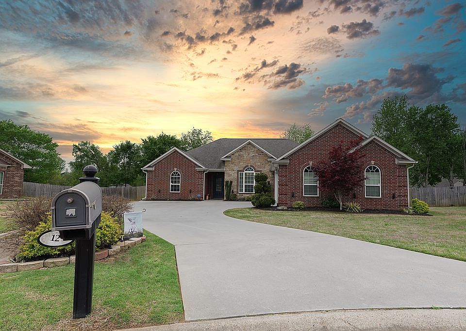 1st image of 12 Bridlewood Dr