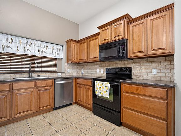 5th image of 2640 NW 183rd St