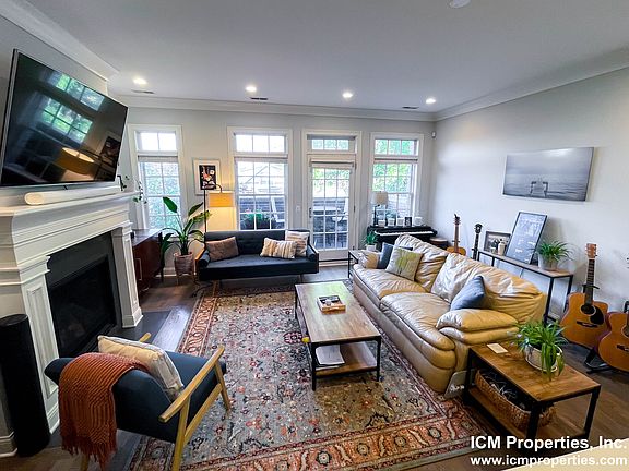 4th image of 1245 W Oakdale Ave #3