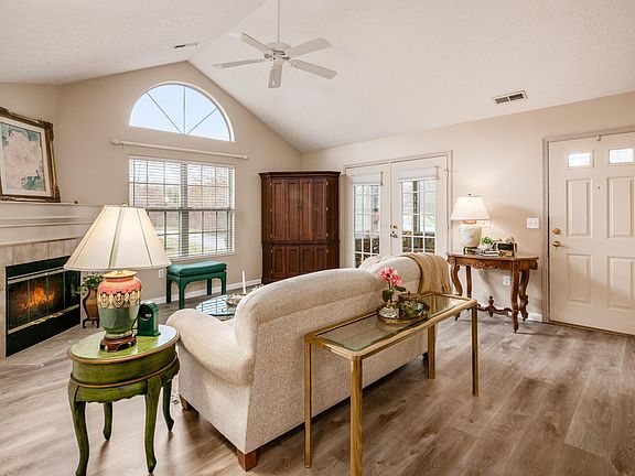 5th image of 5403 Meadowood Ln