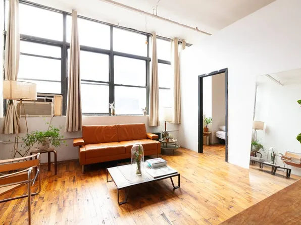 476 Jefferson Street image 1 of 9