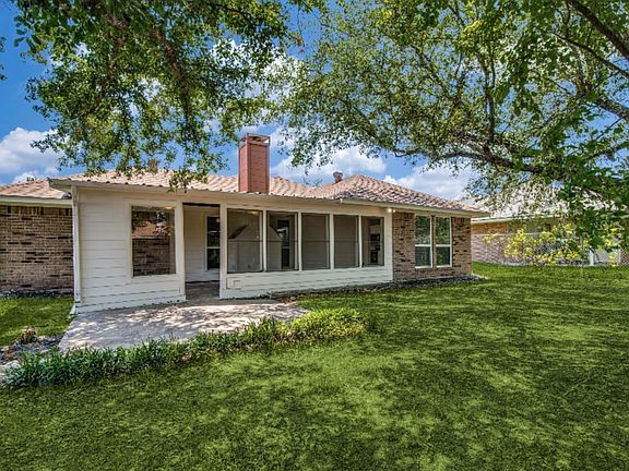 4th image of 912 Oak Grove Ln