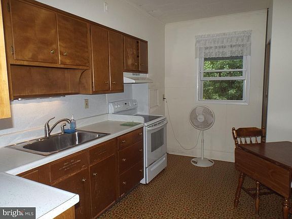4th image of 523 E Mahanoy Ave