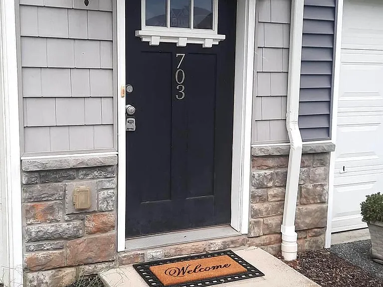 703 Admirals Quay Dr — Photo 2