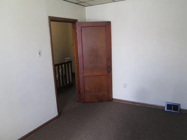 1208 Holmes St — Photo 6