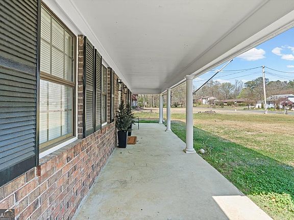 3rd image of 109 Treeside Dr NW