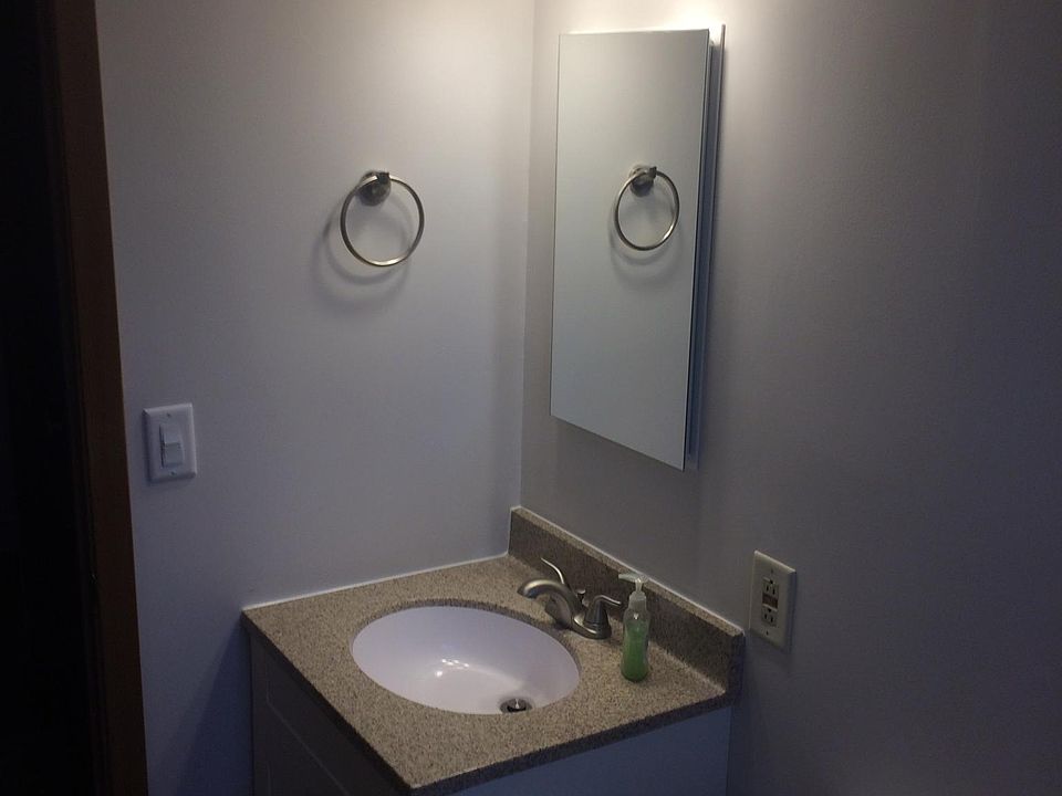 1st image of 214 Cypress Dr