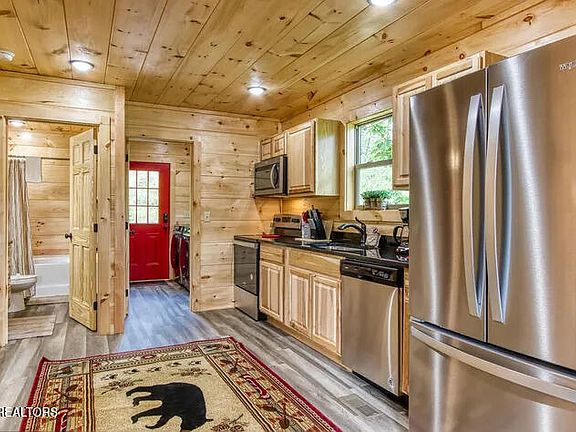 5th image of 631 Timber Ridge Rd