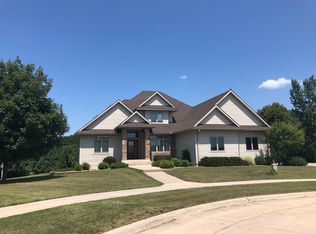 1692 S Rhode Island Ct, Mason City, IA 50401