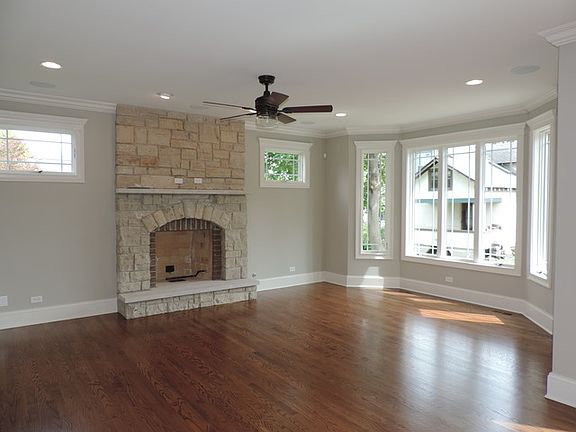 5th image of 261 N Oaklawn Ave