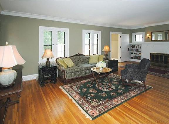 3rd image of 2161 Saint Clair Ave
