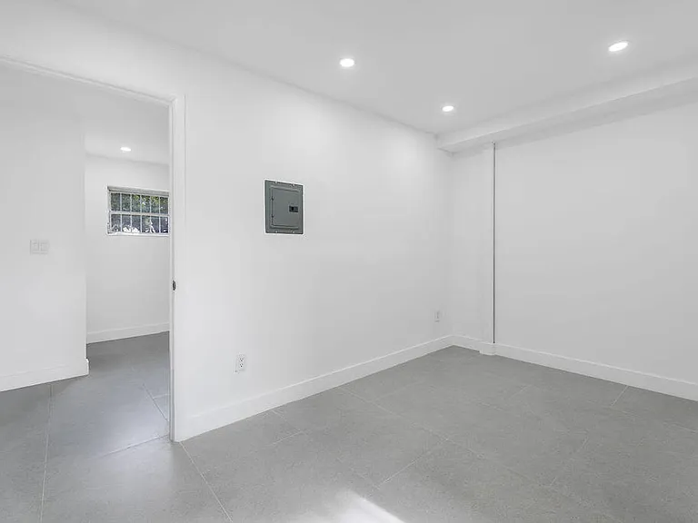 321 NW 21st Ave #H — Photo 12