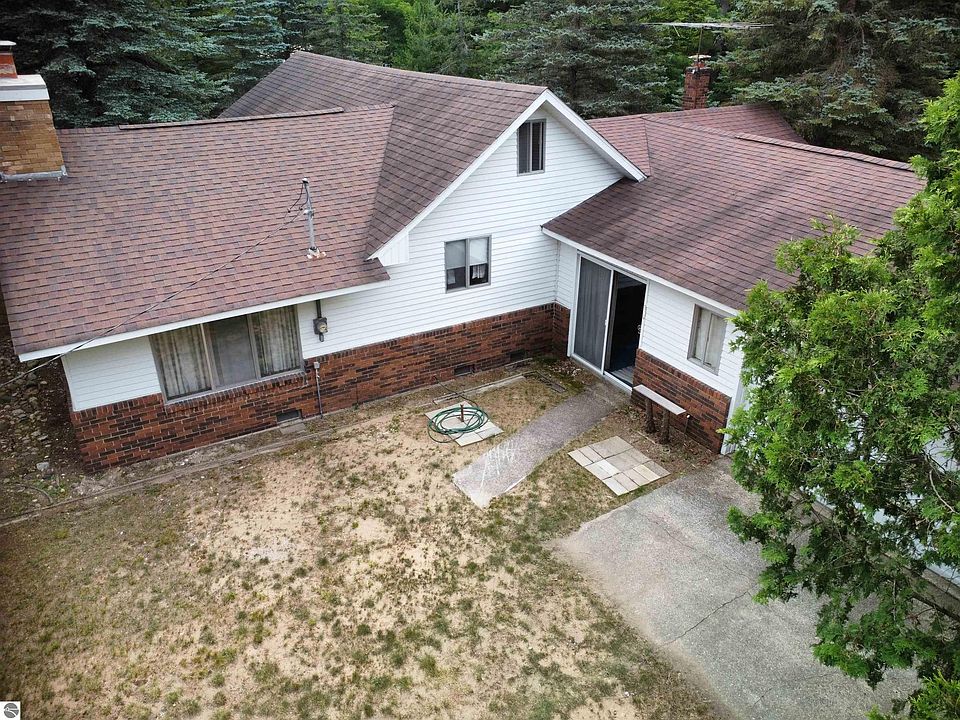 1st image of 1908 Sanderson Rd