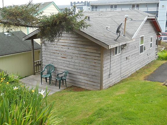 4th image of 3332 SW Anchor Ave