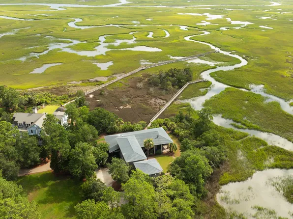 626 Island Walk E, Mount Pleasant, SC 29464