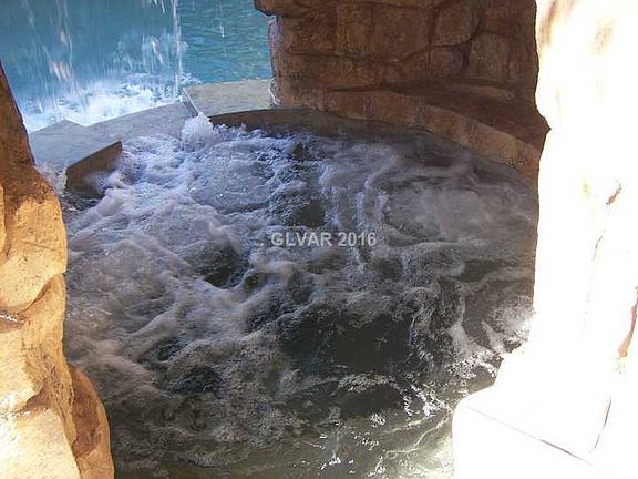 3rd image of 7622 Calm Passage Ct
