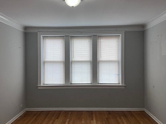 3rd image of 4959 W Diversey Ave #B