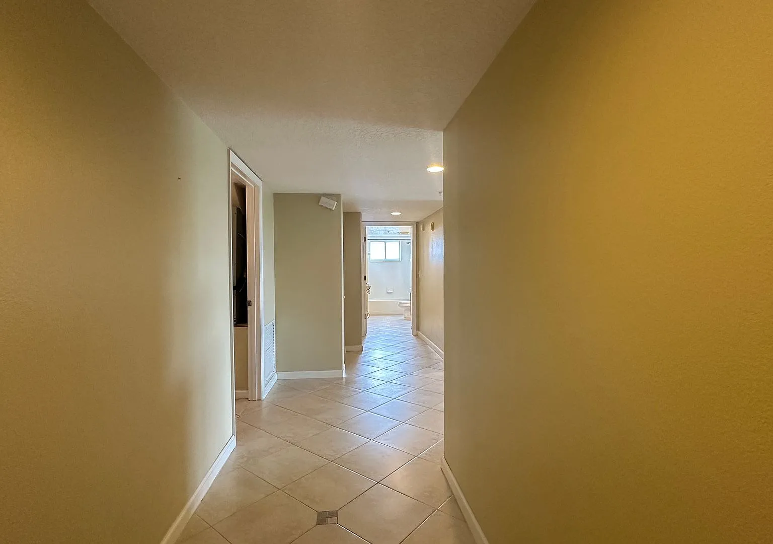 Spacious 5th-Floor Condo | Fully Furnished & Move-In Ready — Photo 2