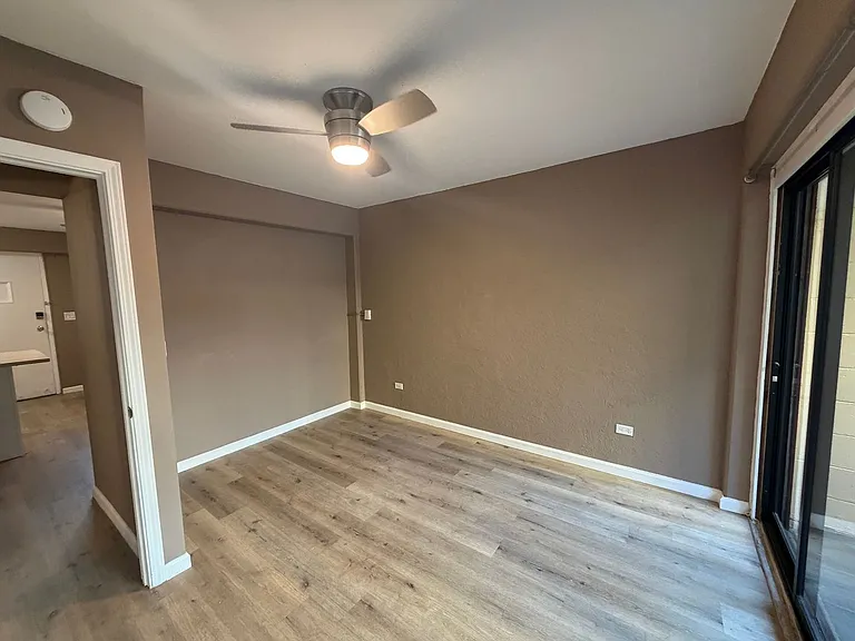 369 Hobron Ln — Photo 10