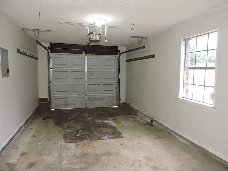 7834 Charter Oaks Dr — Photo 20