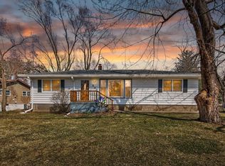 997 Rivercrest Rd N, Lakeland, MN 55043