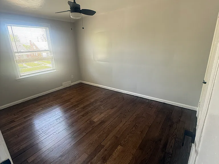 20602 Regent Dr — Photo 2