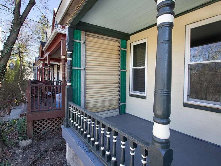 208 Green St #1 — Photo 1