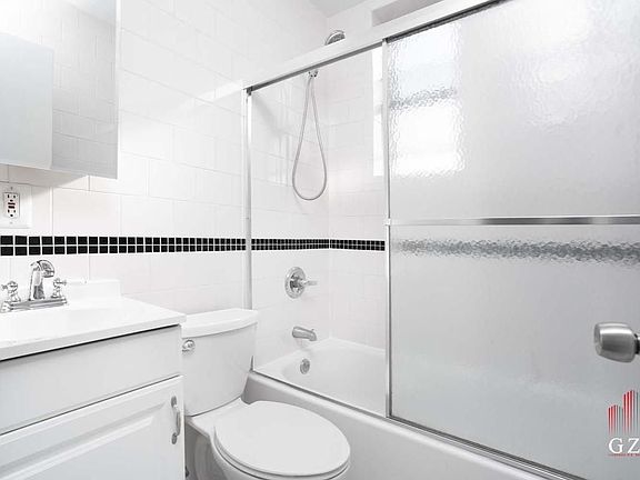 5th image of 1761 Amsterdam Ave #10A
