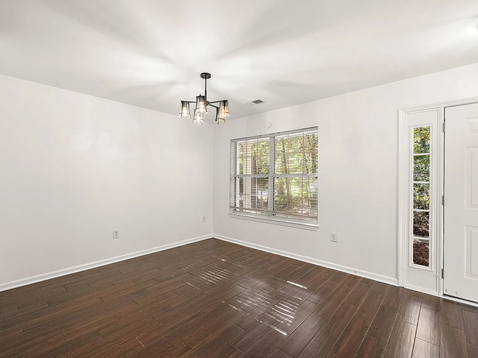 2 bed, 2.0 bath, 1332 sqft, $2,095 — Photo 3