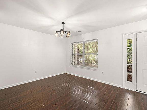3rd image of 1015 Island View Ct