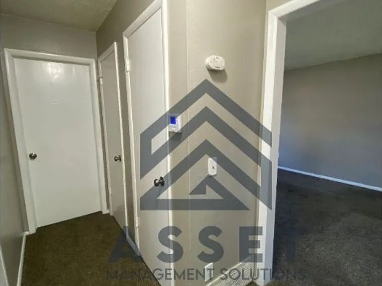 1612 Melinda Ln — Photo 6
