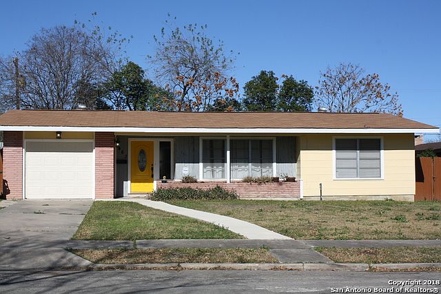 1st image of 463 Sandalwood Ln