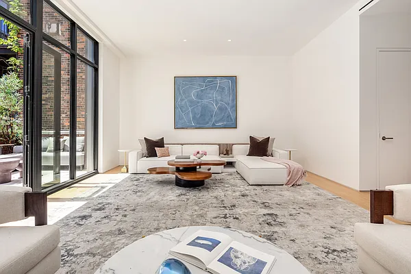 Sold by Nest Seekers International | media 3