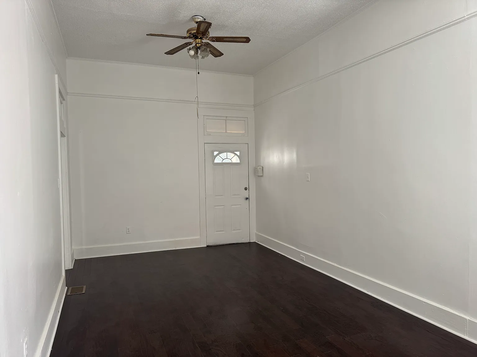 1 bed, 900 sqft, $450 — Photo 2