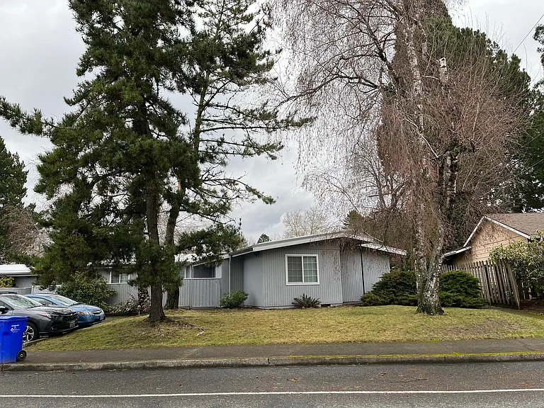 810 SE 217th Ave — Photo 15