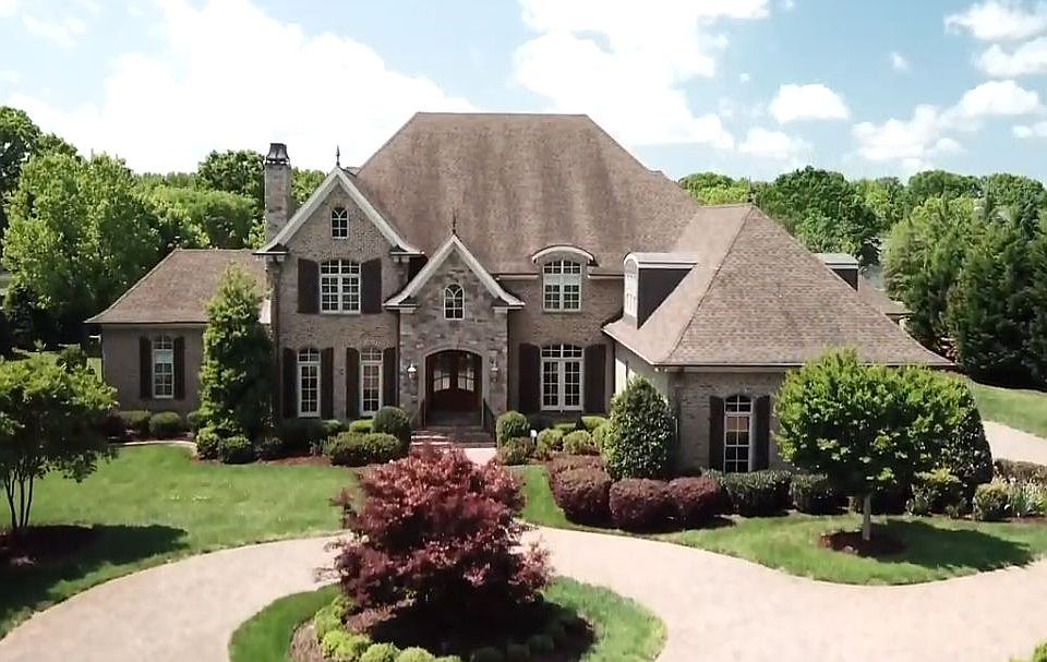 2nd image of 453 Landsbury Dr