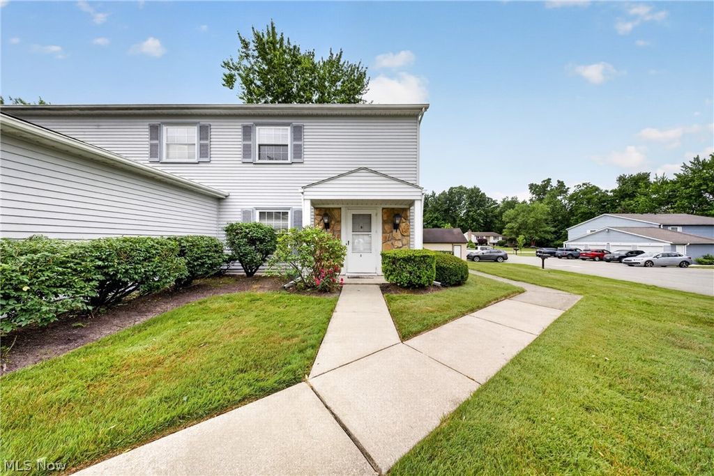 3437 Beaver Trl APT D, Aurora, OH - View 3