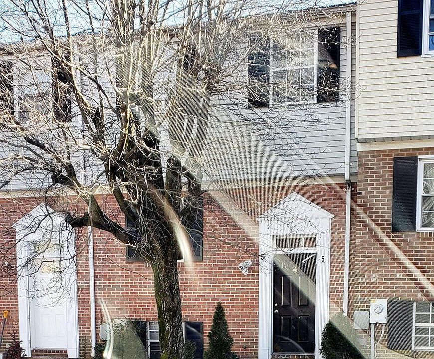 1st image of 5 Cartwright Ct