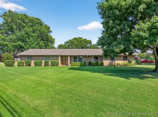 1435 Lariat Dr, Bartlesville, OK 74006