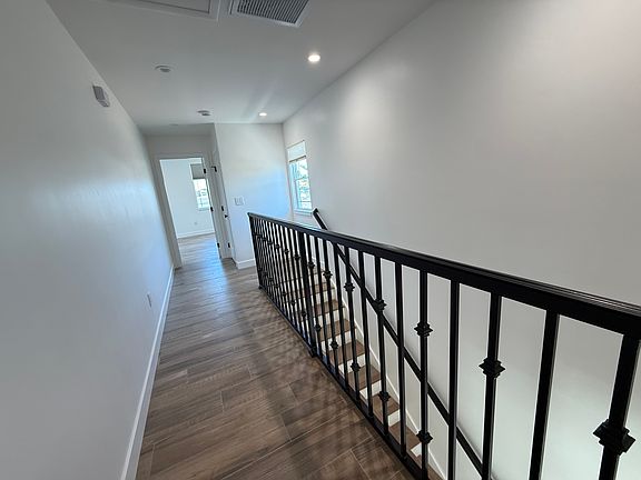 2nd image of 4204 Cherokee Ave #1/2