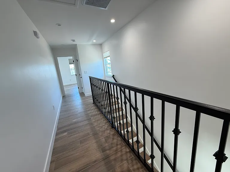 4204 Cherokee Ave #1/2 — Photo 2