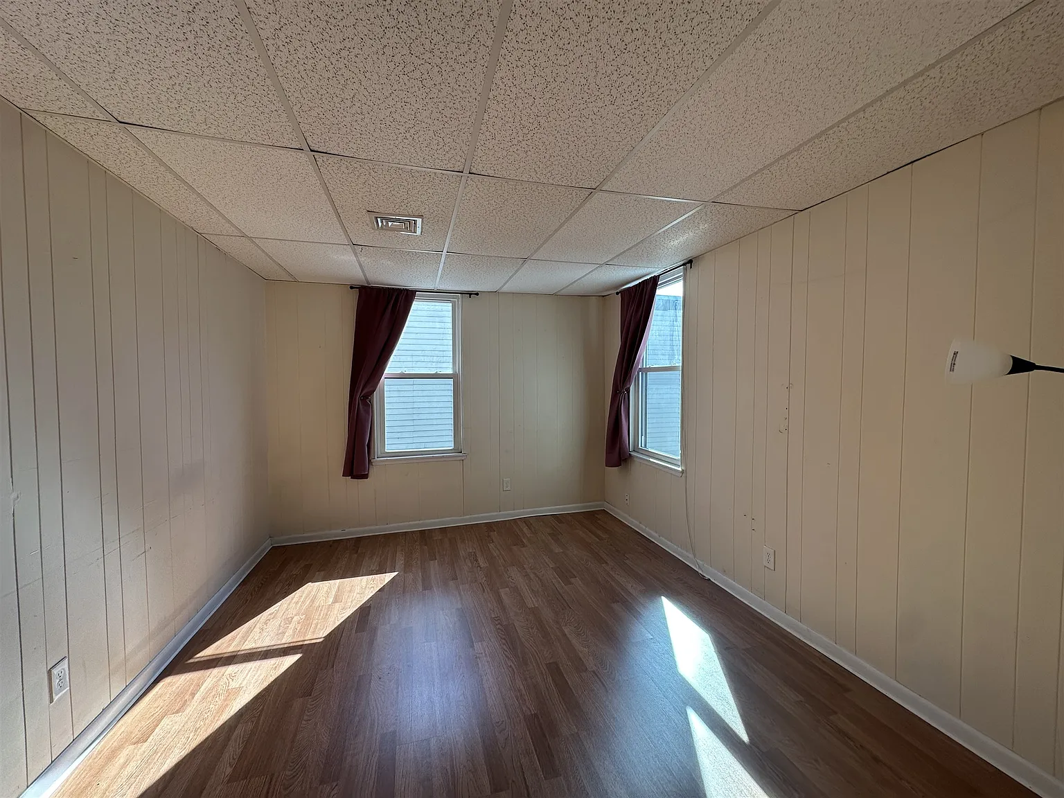 4 bed, 1444 sqft, $4,800 — Photo 2